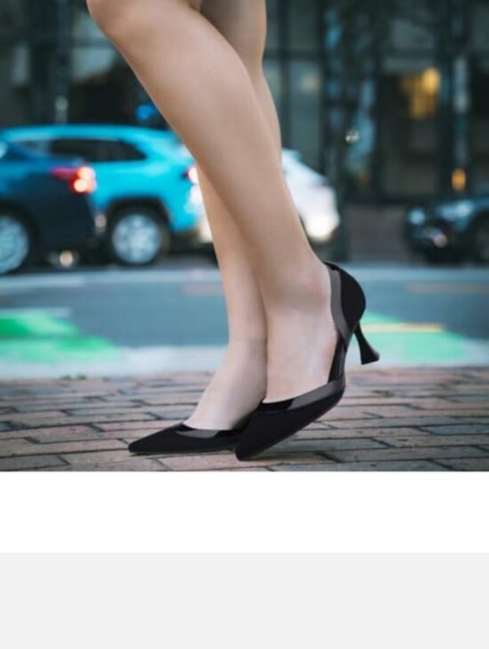 NWT.Classic Black Pointed Toe 2.5 " Kitten Heel Pumps